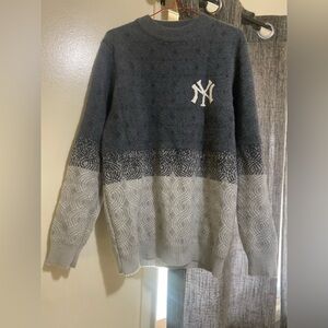 New York Yankees Textured Gradient Knit Sweater